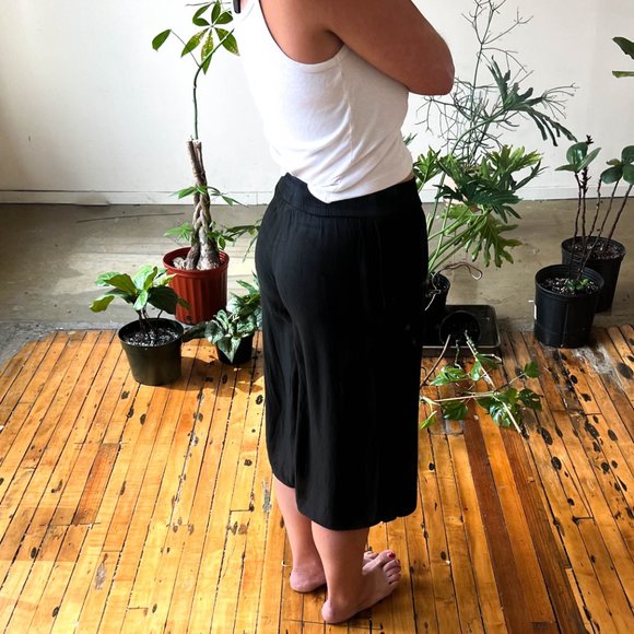 WON HUNDRED black wide leg trousers w/pockets + elastic waist - Picture 2 of 5